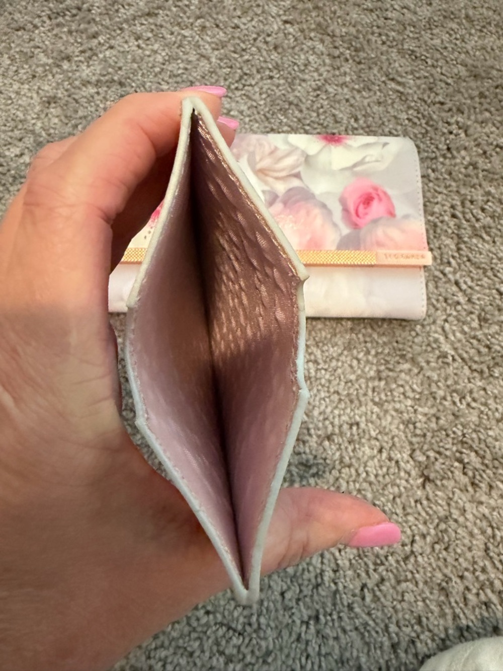 Ted Baker Pink Floral Jewelry Roll Case & Passport Holder Set - Picture 5 of 16